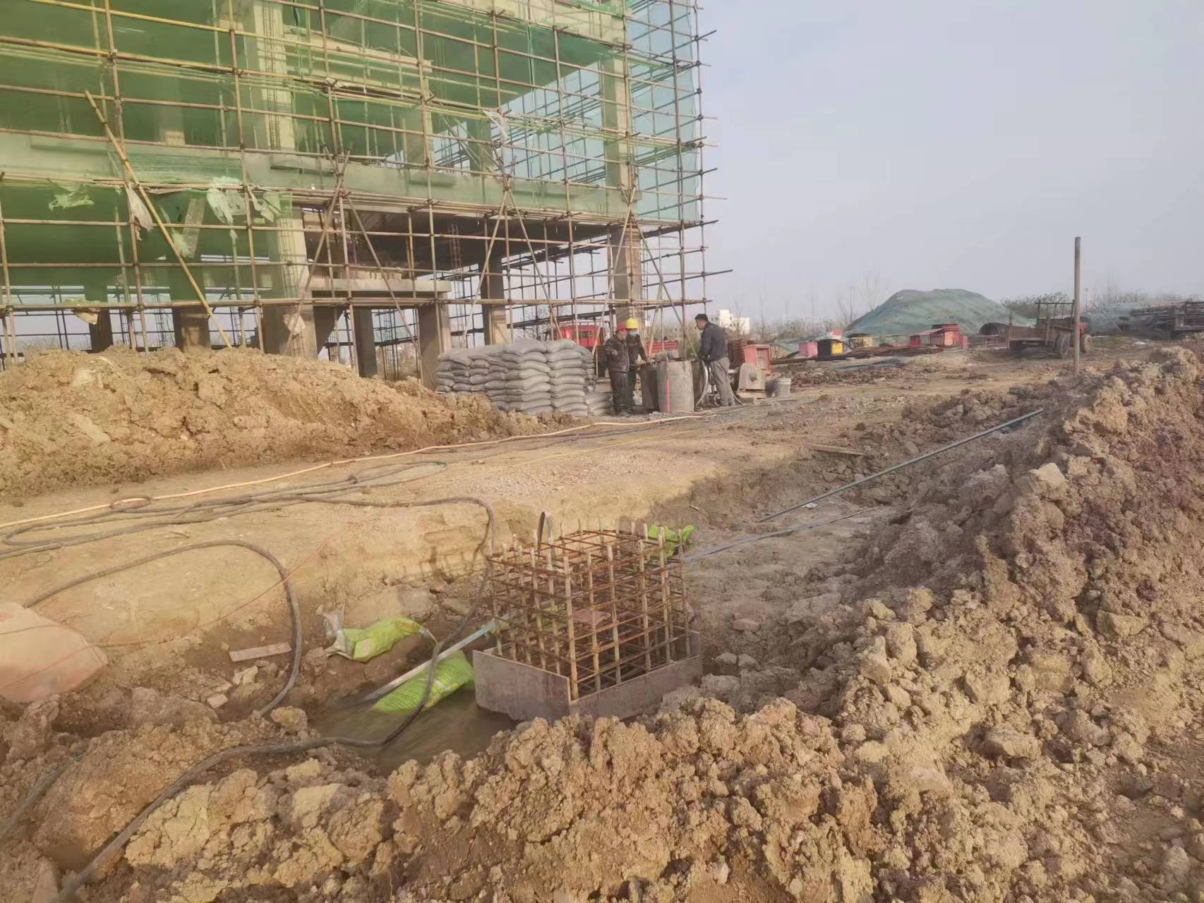 夏河当桥梁出现裂缝的时候应该及时加固修补